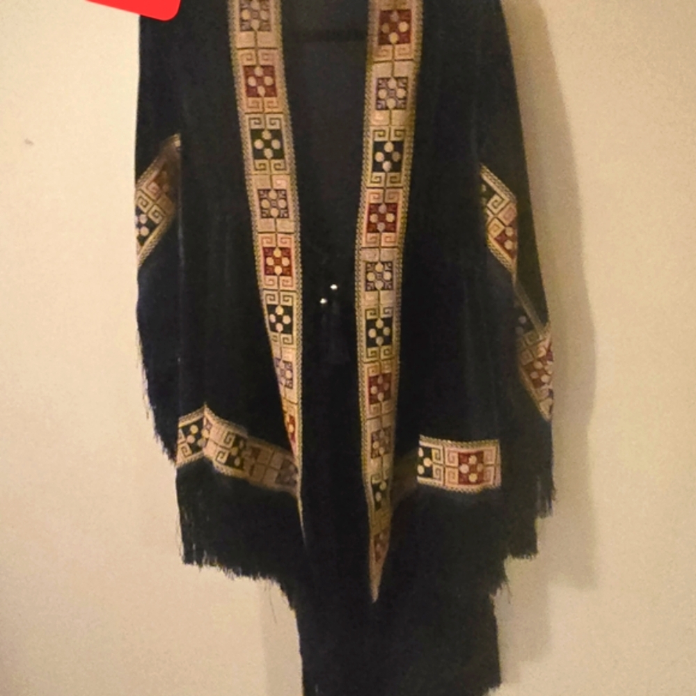 Exclusive Velvet Embroidered Kimono Poncho with Fringe Detailing ✨